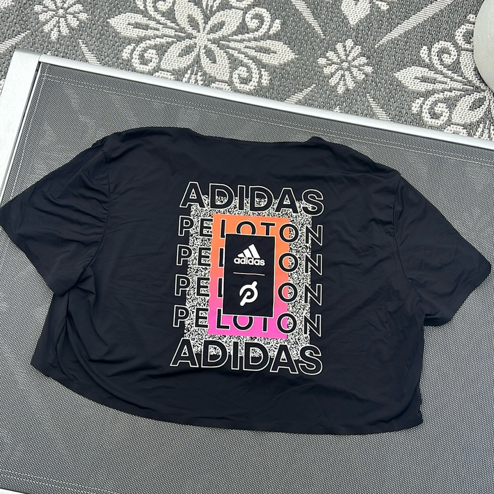 Adidas x Peloton Limited Edition Work Out Crop Top. Size Large.